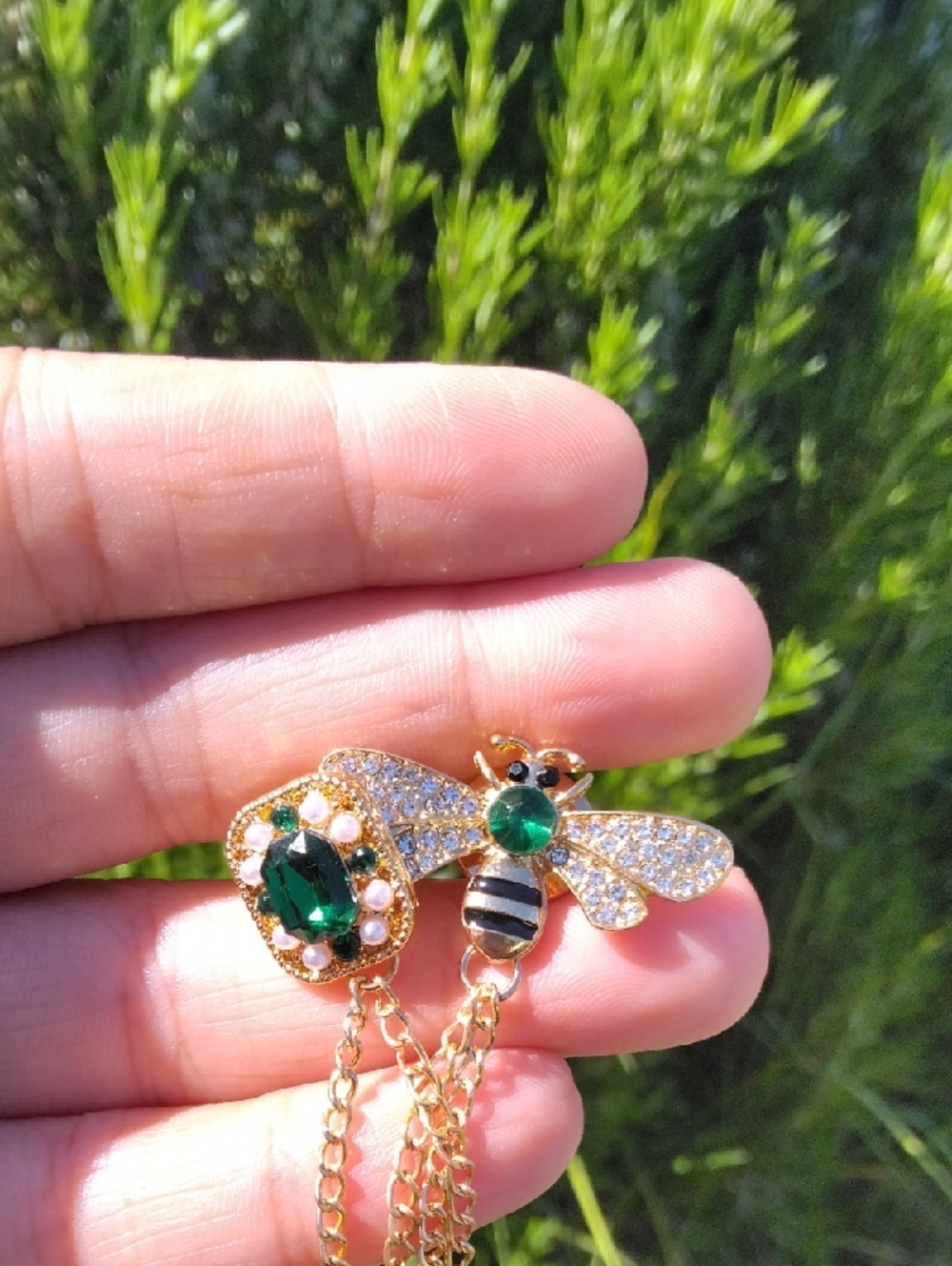 Gold-Tone Bee Pin